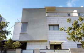 Yazlık ev – Netanya, Center District, İsrail. $774,000