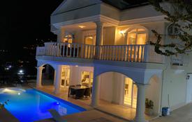 Villa – Alanya, Antalya, Türkiye. $696,000
