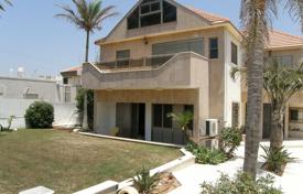 Yazlık ev – Netanya, Center District, İsrail. $1,400,000