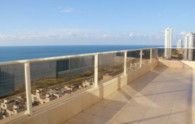 Çatı dairesi – Netanya, Center District, İsrail. $1,600,000