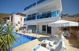 Villa – Kalkan, Antalya, Türkiye. $1,211,000