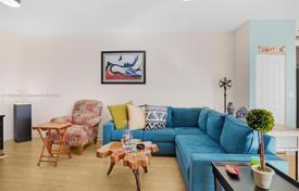 3 odalılar şehir içinde müstakil ev 199 m² Miami'de, Amerika Birleşik Devletleri. $465,000