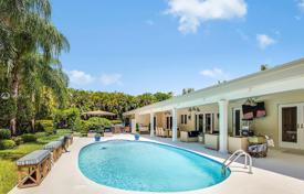 Villa – Miami, Florida, Amerika Birleşik Devletleri. 1,477,000 €