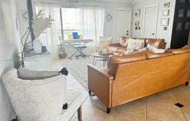 Şehir içinde müstakil ev – Pompano Beach, Florida, Amerika Birleşik Devletleri. $340,000