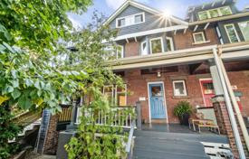 6 odalılar konak Old Toronto'da, Kanada. C$2,045,000