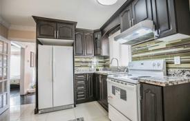 4 odalılar şehir içinde müstakil ev Scarborough'da, Kanada. C$1,133,000