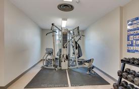 6 odalılar daire Etobicoke'de, Kanada. C$811,000
