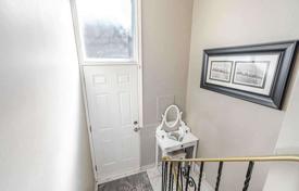 4 odalılar konak North York'da, Kanada. C$1,297,000