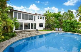 Villa – Miami sahili, Florida, Amerika Birleşik Devletleri. 4,994,000 €