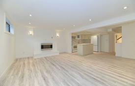 5 odalılar şehir içinde müstakil ev Etobicoke'de, Kanada. C$2,367,000