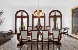 5 odalılar şehir içinde müstakil ev 510 m² Miami'de, Amerika Birleşik Devletleri. $5,470,000