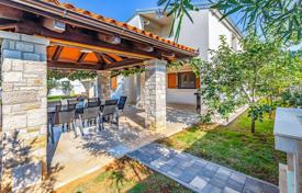 4 odalılar şehir içinde müstakil ev 200 m² Medulin'de, Hırvatistan. 550,000 €