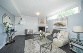 4 odalılar konak North York'da, Kanada. C$1,452,000