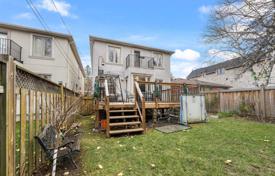 5 odalılar şehir içinde müstakil ev North York'da, Kanada. C$2,689,000