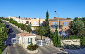 2 odalılar çatı dairesi Chloraka'da, Kıbrıs. 365,000 €
