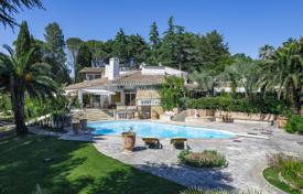 11 odalılar villa Mougins'de, Fransa. 6,360,000 €