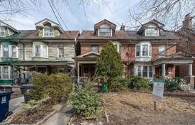 Konak – Concord Avenue, Old Toronto, Toronto,  Ontario,   Kanada. C$2,075,000