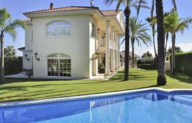 4 odalılar villa 200 m² Barselona'da, İspanya. 4,600 € haftalık