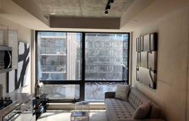 1 odalılar daire Richmond Street West'da, Kanada. C$741,000