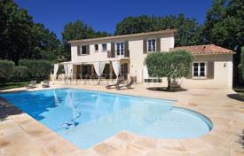 Villa – Châteauneuf-de-Gadagne, Provence - Alpes - Cote d'Azur, Fransa. 3,700 € haftalık