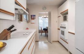 10 odalılar şehir içinde müstakil ev North York'da, Kanada. C$1,662,000