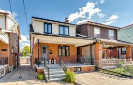 Şehir içinde müstakil ev – Dufferin Street, Toronto, Ontario,  Kanada. C$1,202,000