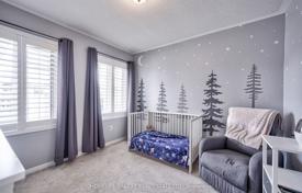 10 odalılar şehir içinde müstakil ev Scarborough'da, Kanada. C$1,422,000