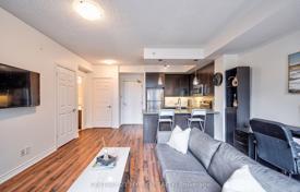 4 odalılar daire North York'da, Kanada. C$687,000