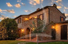 4 odalılar villa 500 m² Cortona'da, İtalya. 1,000,000 €