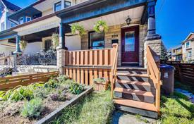 3 odalılar konak Old Toronto'da, Kanada. C$1,312,000