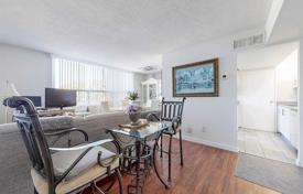 8 odalılar daire North York'da, Kanada. C$944,000