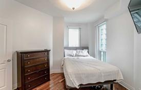 2 odalılar daire Lake Shore Boulevard West'da, Kanada. C$714,000