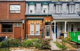 4 odalılar konak Old Toronto'da, Kanada. C$1,772,000