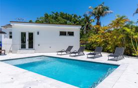 2 odalılar şehir içinde müstakil ev 108 m² Miami'de, Amerika Birleşik Devletleri. $1,275,000