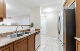 6 odalılar daire Etobicoke'de, Kanada. C$842,000
