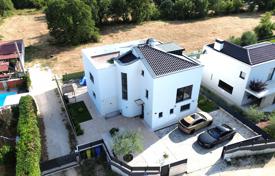 6 odalılar şehir içinde müstakil ev 245 m² Istria County'da, Hırvatistan. 1,090,000 €