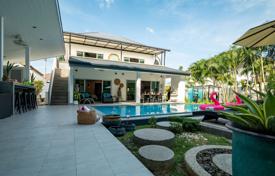 3 odalılar villa 714 m² Phuket Town'da, Tayland. $453,000