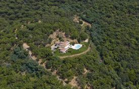 5 odalılar villa 370 m² La Croix-Valmer'da, Fransa. 11,850,000 €