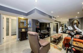14 odalılar şehir içinde müstakil ev Etobicoke'de, Kanada. C$1,805,000