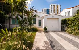 Yazlık ev – Miami sahili, Florida, Amerika Birleşik Devletleri. $1,399,000