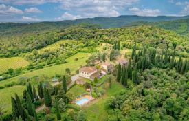 40 odalılar köşk 1500 m² Arezzo'da, İtalya. Price on request