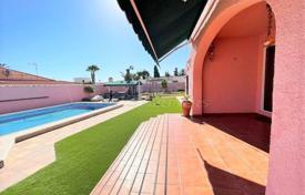 Villa – Torrevieja, Valencia, İspanya. 340,000 €