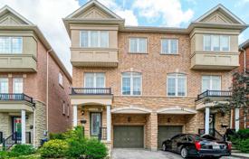 3 odalılar konak Etobicoke'de, Kanada. C$1,161,000