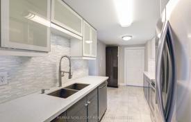 8 odalılar daire Scarborough'da, Kanada. C$874,000