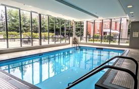 4 odalılar daire North York'da, Kanada. C$725,000