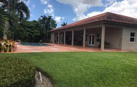 Villa – Miami, Florida, Amerika Birleşik Devletleri. $2,300,000