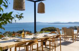 8 odalılar villa Roquebrune-sur-Argens'da, Fransa. 5,450,000 €