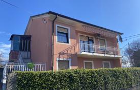5 odalılar şehir içinde müstakil ev 150 m² Rijeka'da, Hırvatistan. 450,000 €