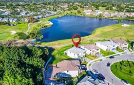 Şehir içinde müstakil ev – Tamarac, Broward, Florida,  Amerika Birleşik Devletleri. $1,149,000