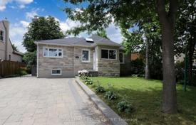 9 odalılar şehir içinde müstakil ev Etobicoke'de, Kanada. C$2,000,000